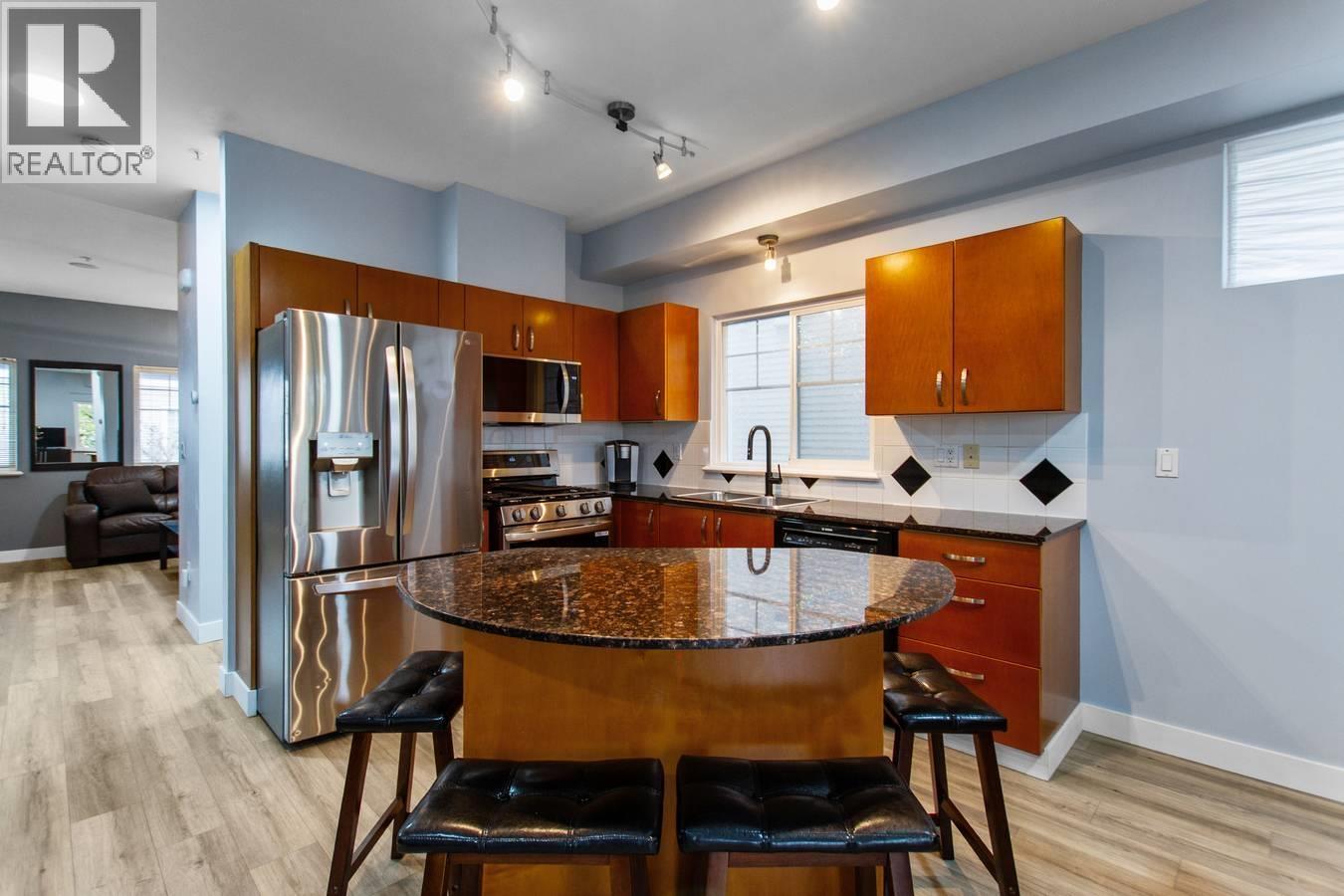 9 1108 RIVERSIDE CLOSE