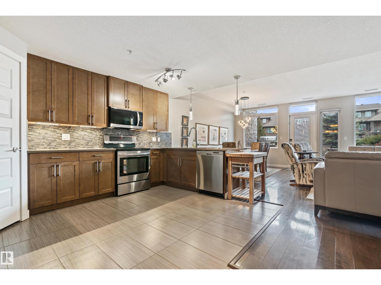 #101 5151 WINDERMERE BV NW