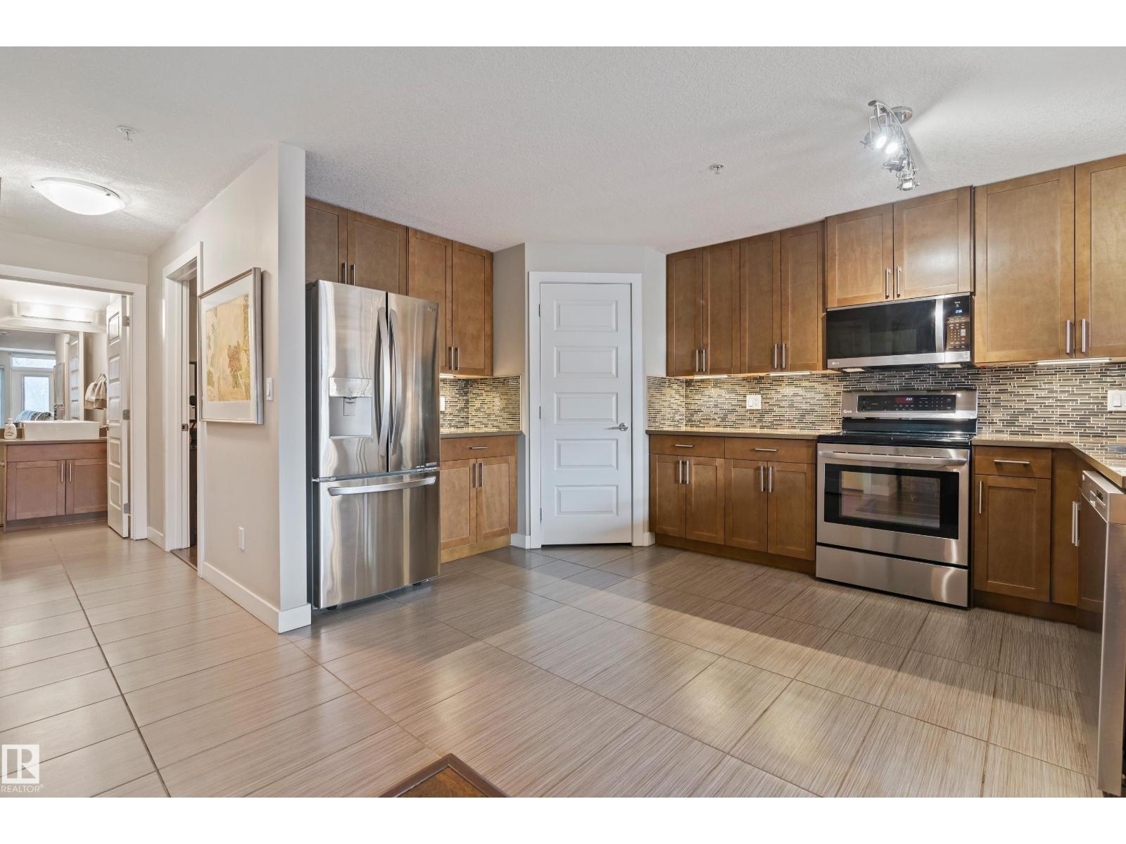 #101 5151 WINDERMERE BV NW