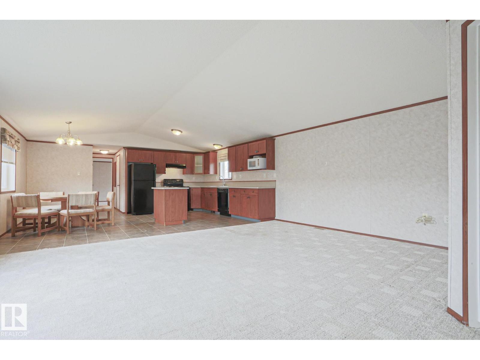 236 Oakwood DR NW