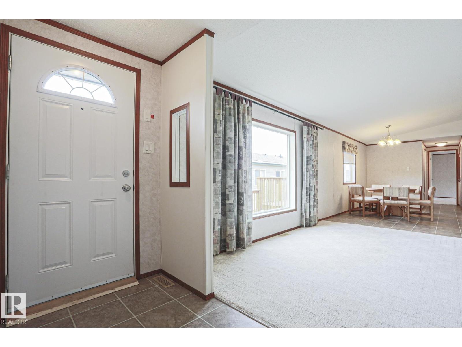 236 Oakwood DR NW