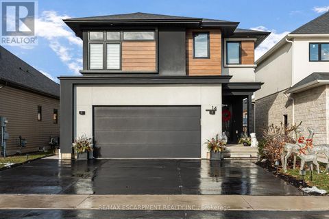 14 WILLOWBROOK DRIVE Welland (West Welland) ON L3C0G1