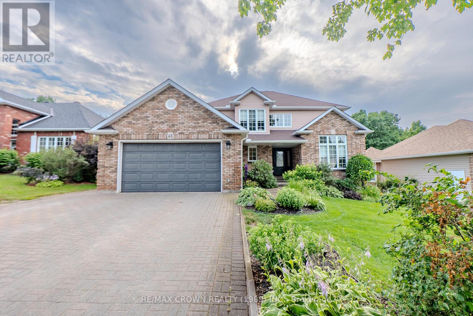 41 KENWOOD HILLS STREET