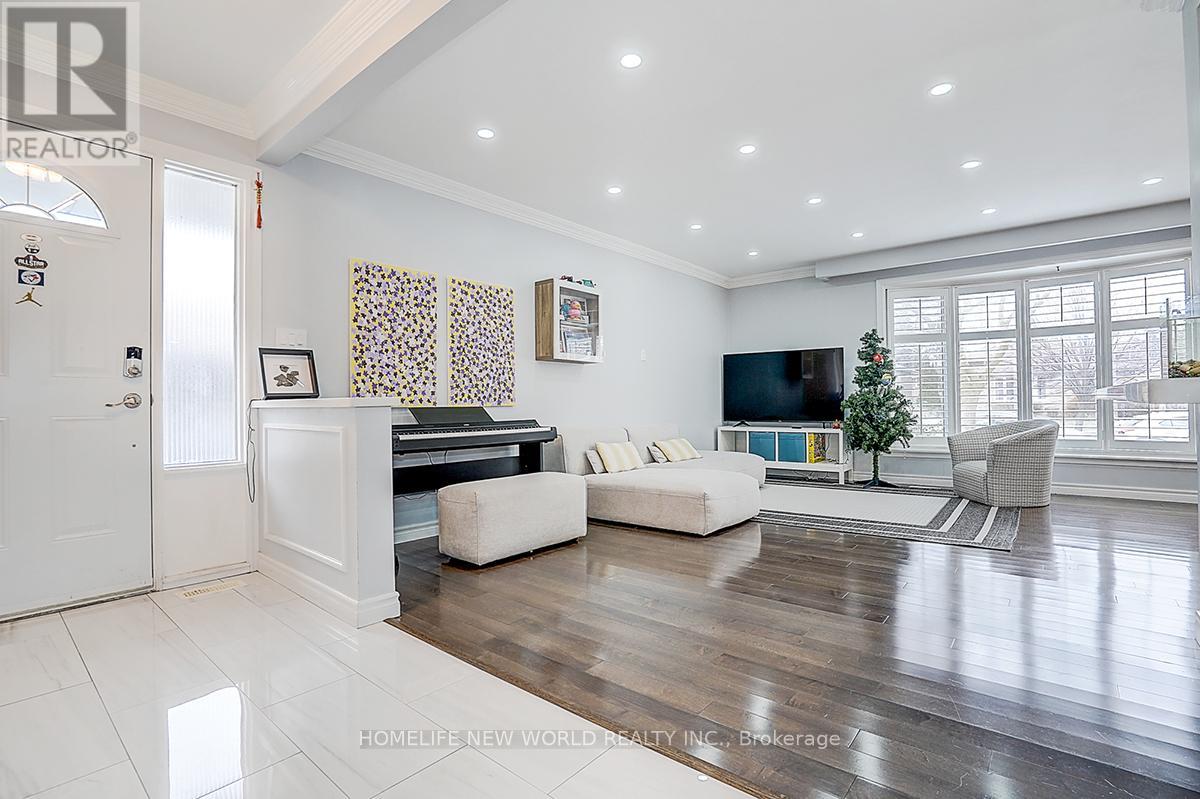 47 MANORGLEN CRESCENT