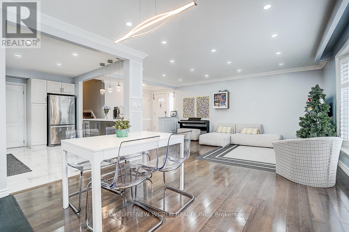 47 MANORGLEN CRESCENT