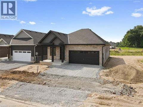 34 MARIE STREET Street Fonthill ON L0S1E1