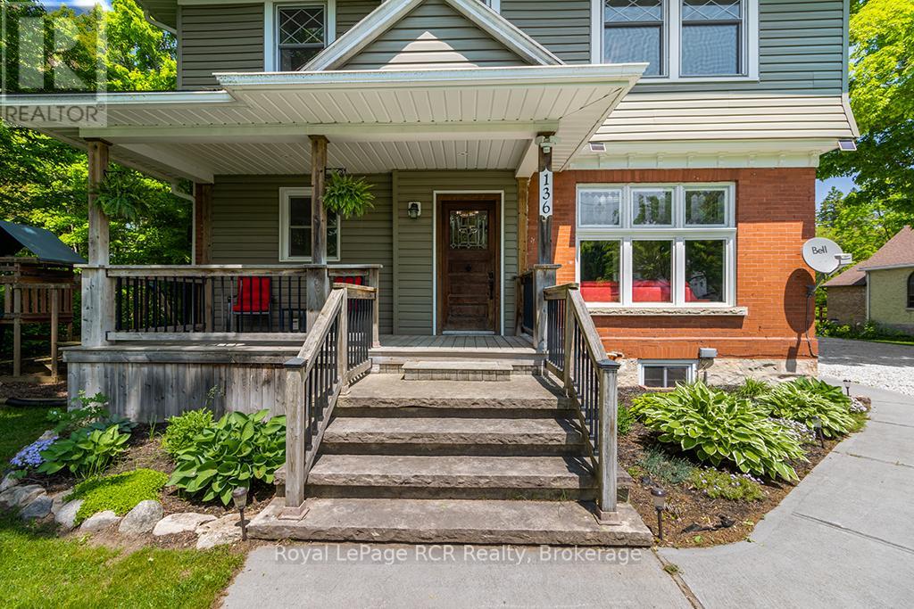 136 QUEEN STREET W
