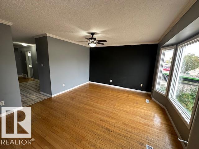 4631 126 AV NW