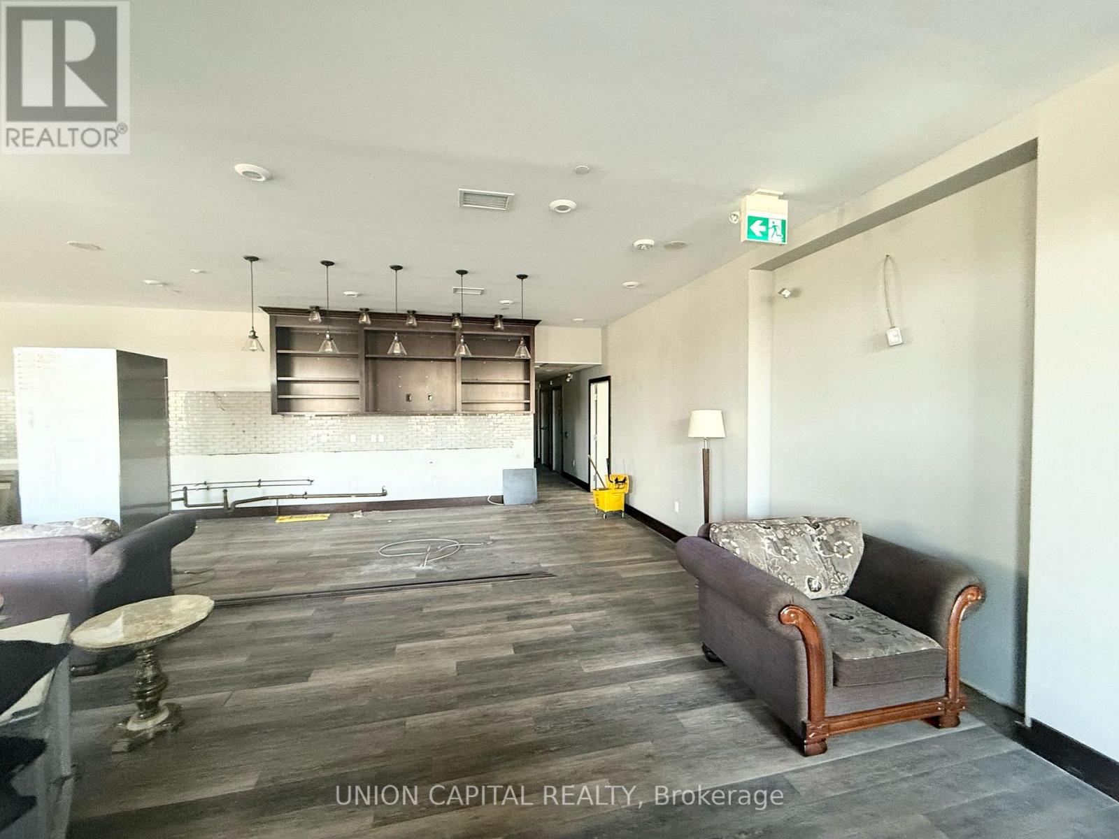 1 - 160 MACDONELL STREET