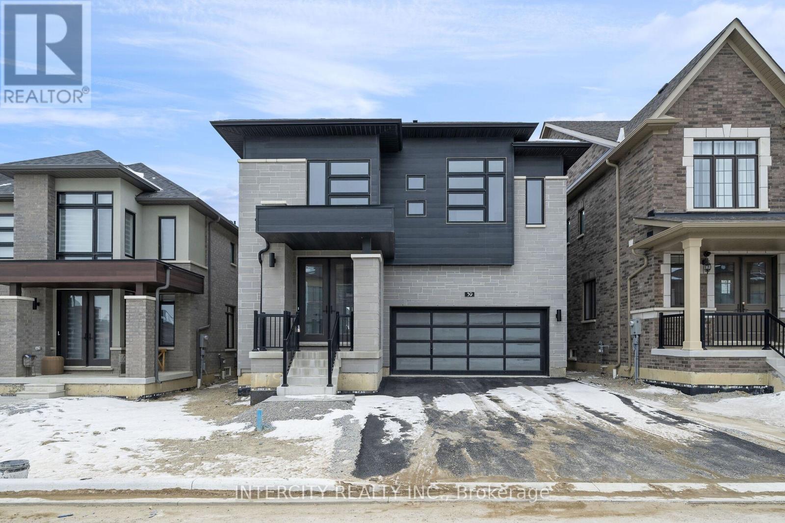 39 KEYWORTH CRESCENT