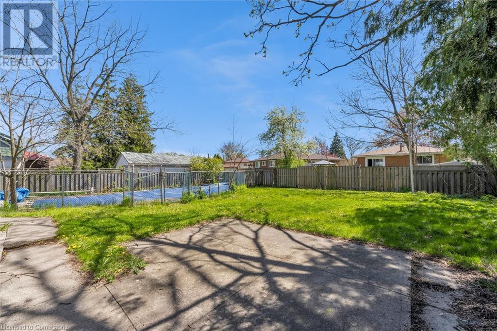 99 MOHAWK Road W