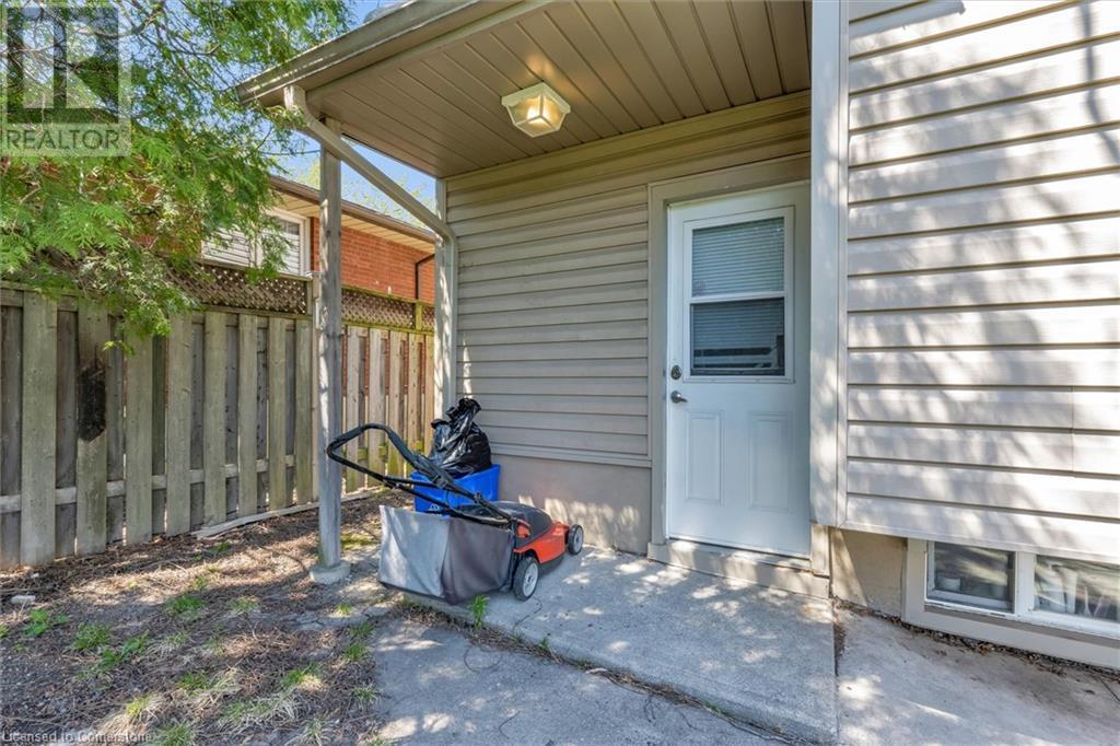 99 MOHAWK Road W
