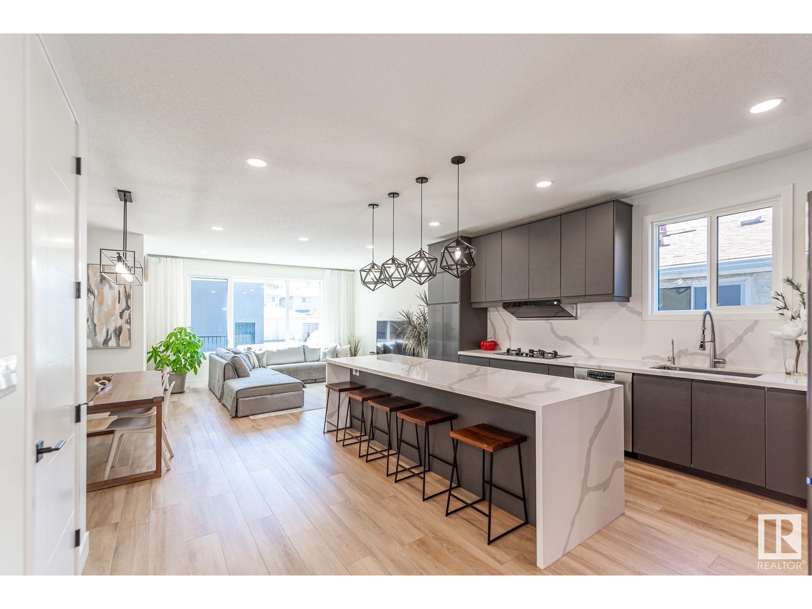 11445 79 AV NW