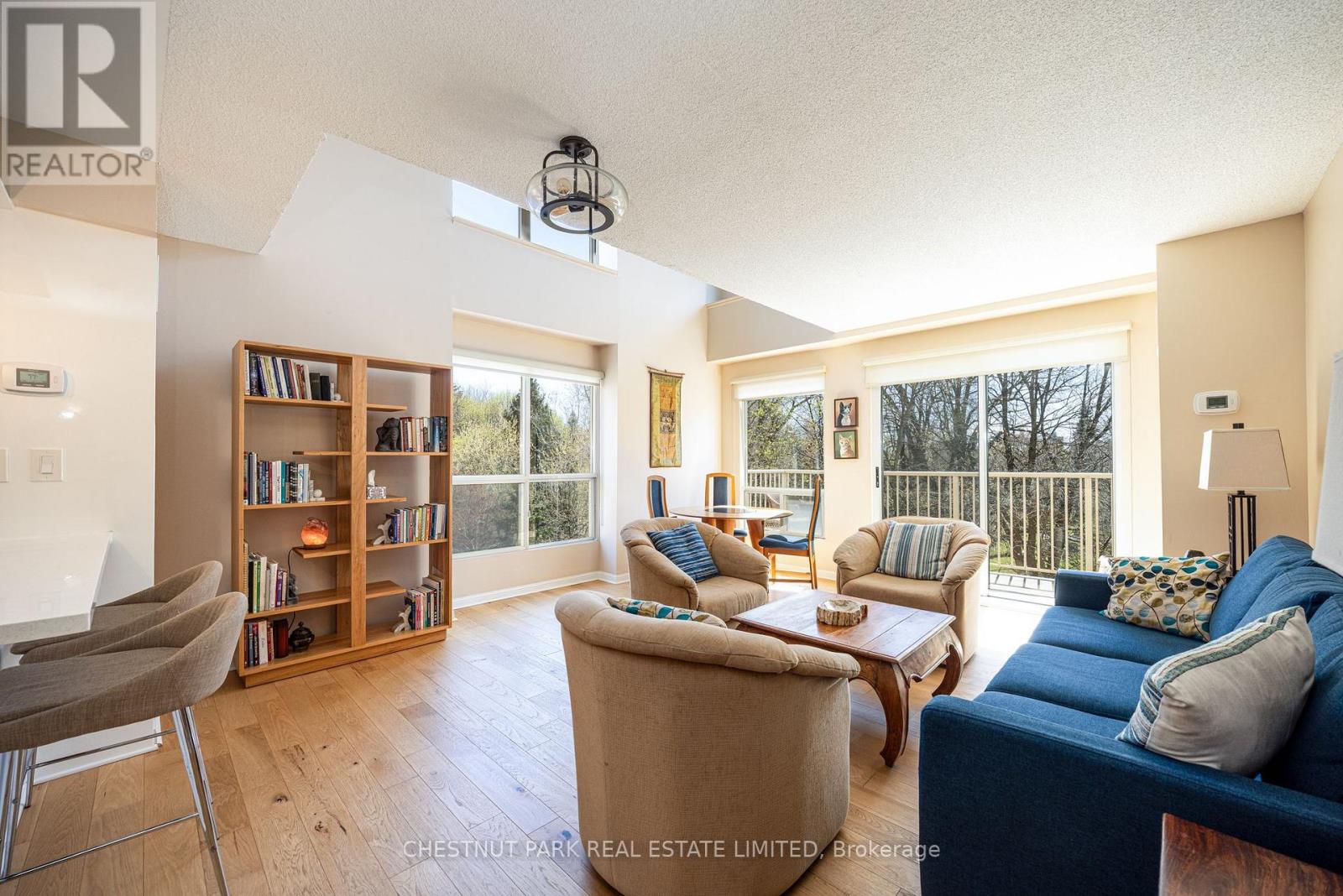 422 - 119 MERTON STREET