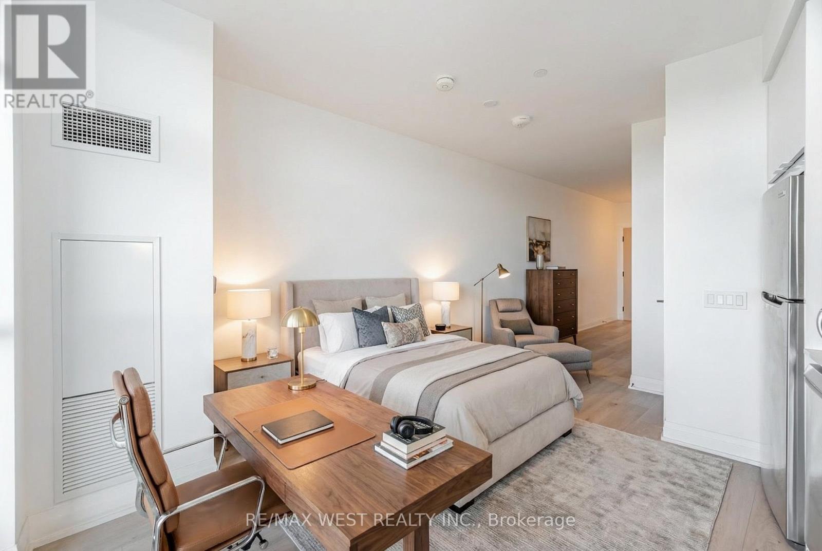 218 - 60 GEORGE BUTCHART DRIVE