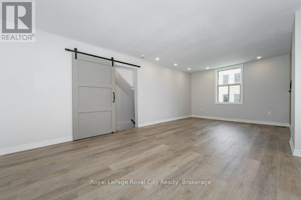 164 SUFFOLK STREET W