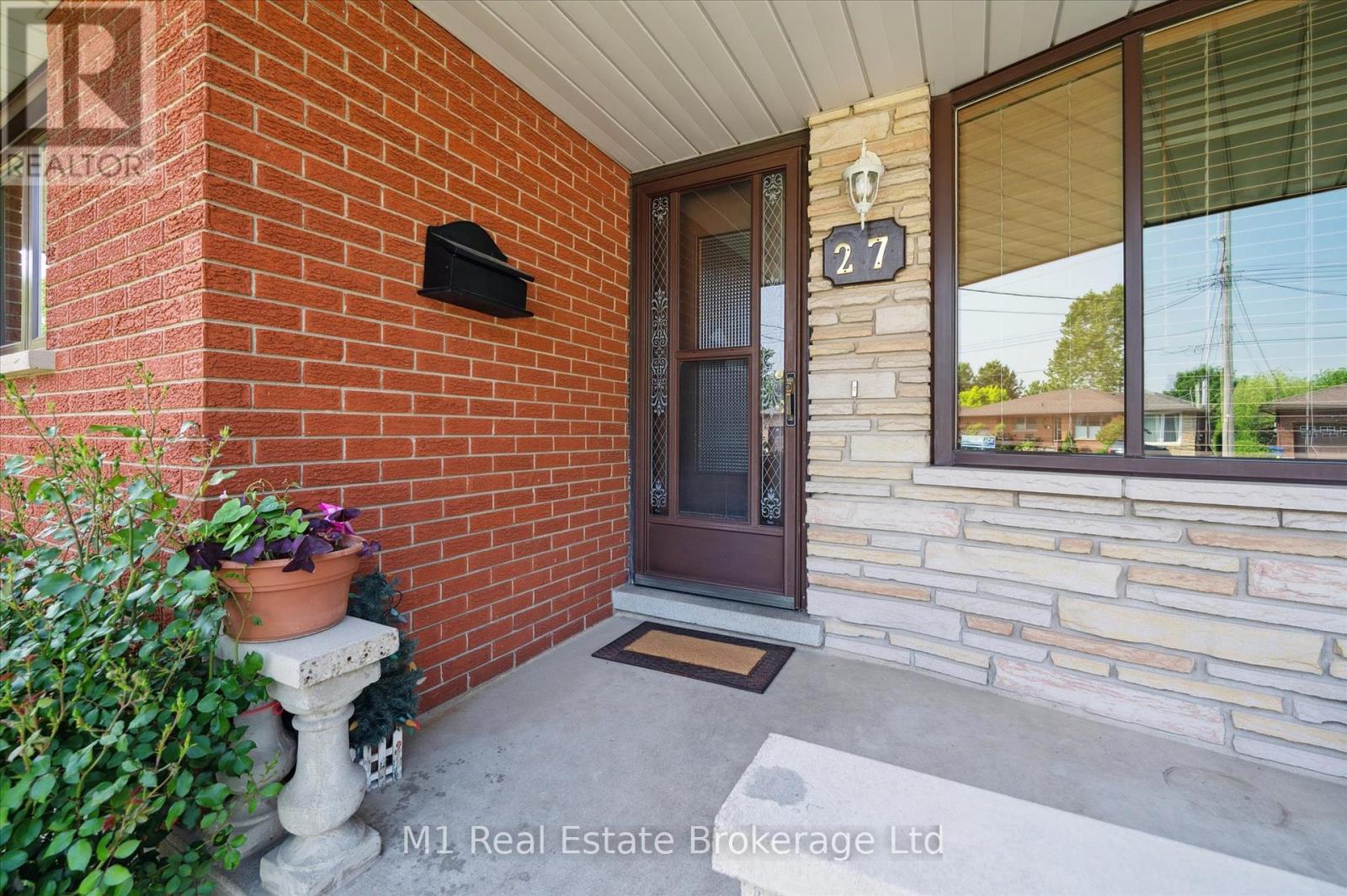 27 PALERMO CRESCENT