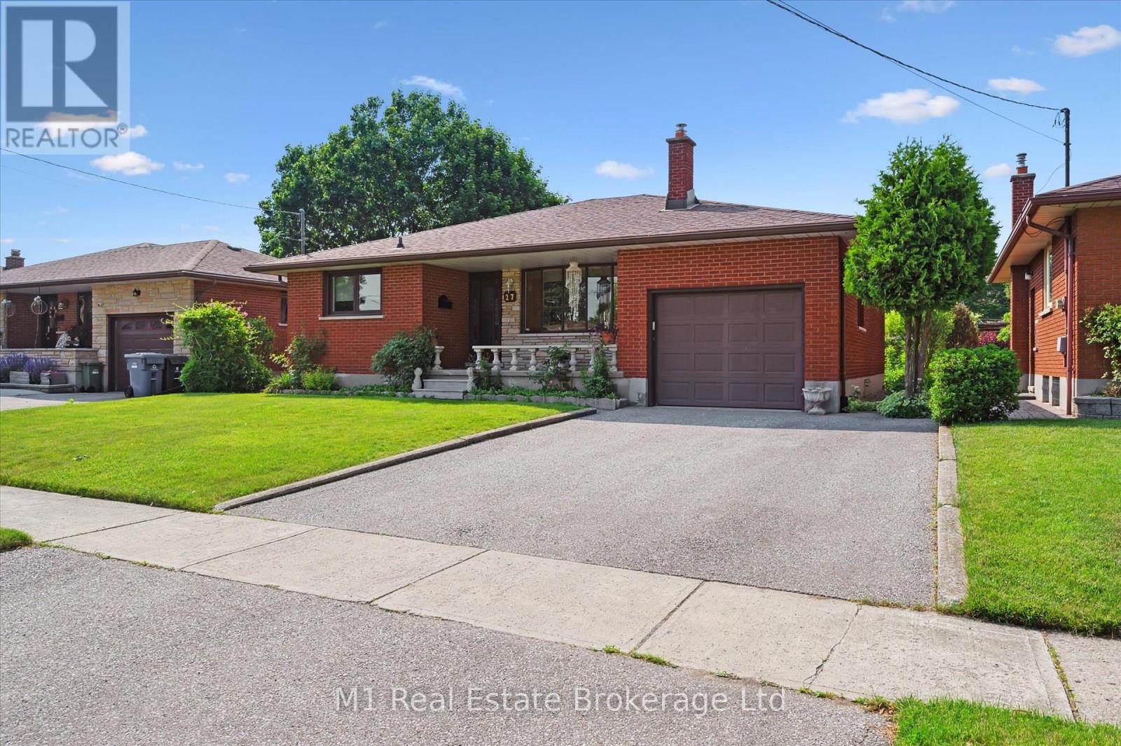 27 PALERMO CRESCENT