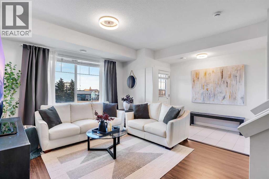 6, 59 West Coach Manor SW