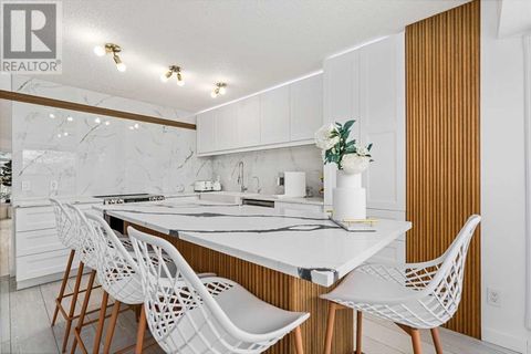 36 Woodford Place SW Calgary AB T2W3Y7