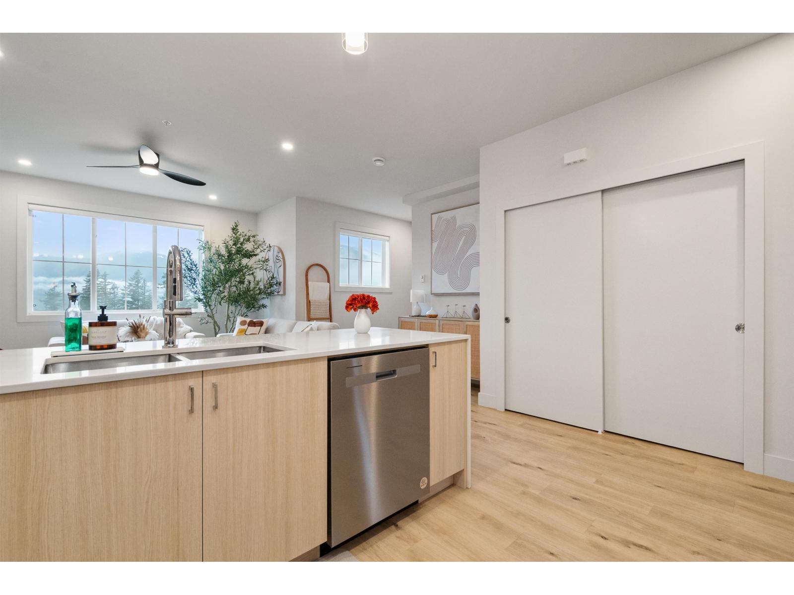 38 1928 WOODSIDE BOULEVARD|Mt Woodside