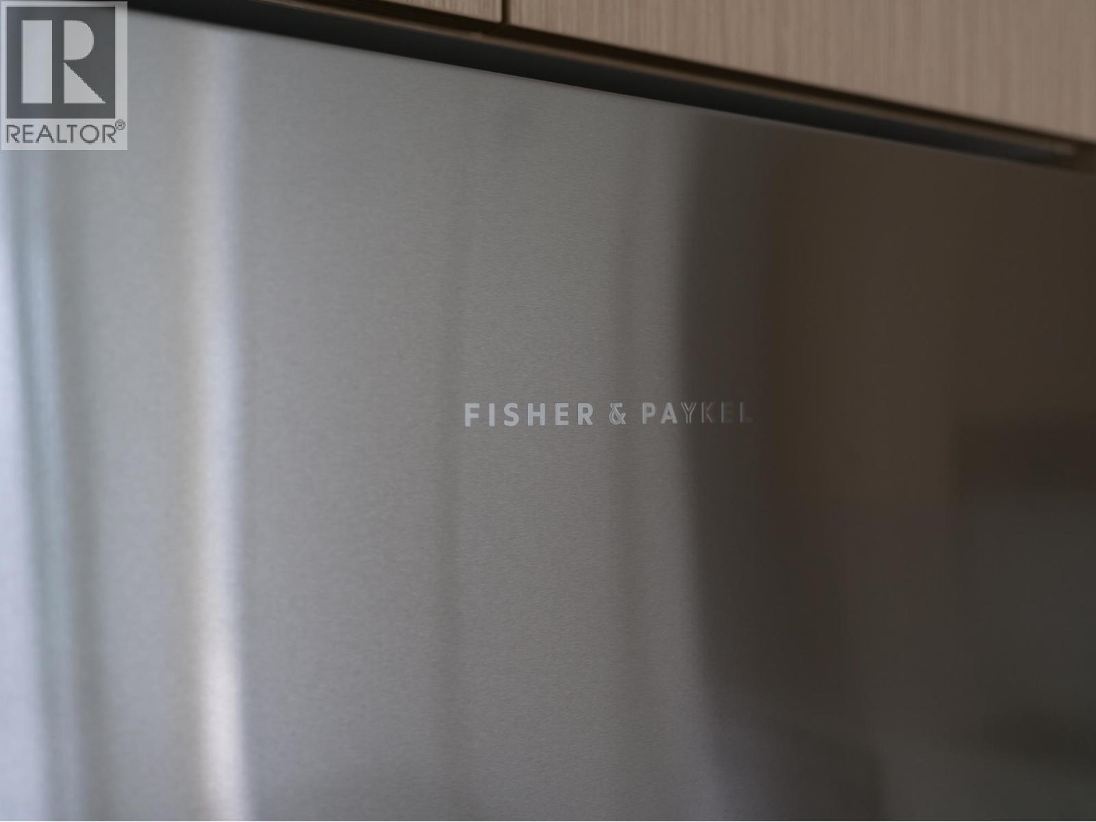 2207 699 WHITING WAY