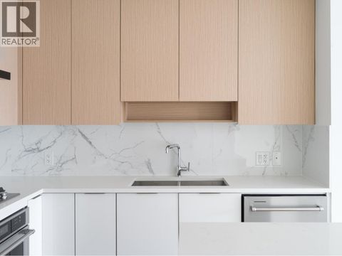 2207 699 WHITING WAY Coquitlam BC V3J0N7