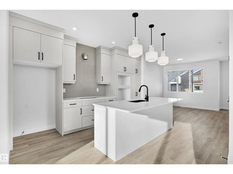 679 ORCHARDS BV SW Edmonton AB T6X3C1