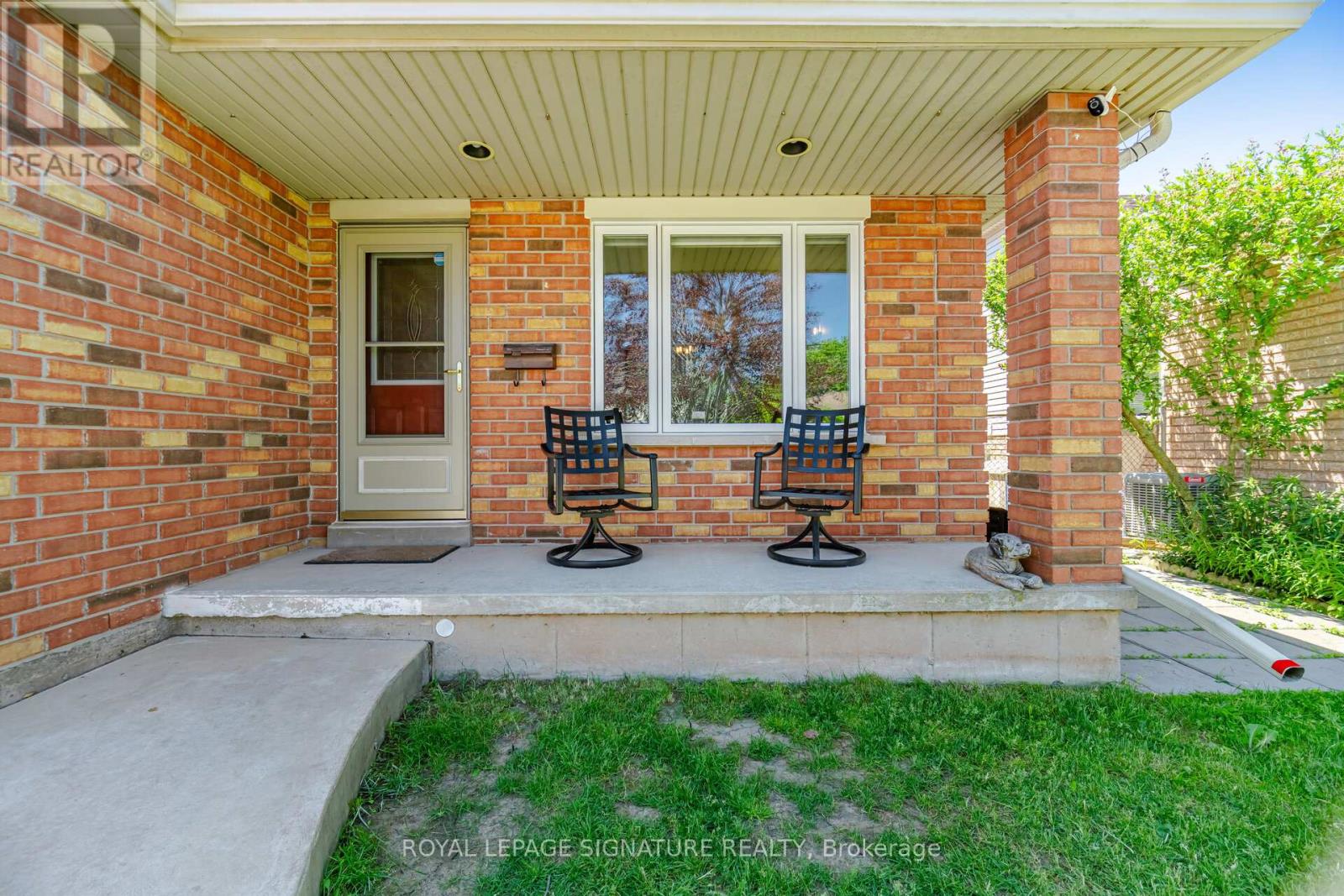 5122 MEADOWOOD LANE