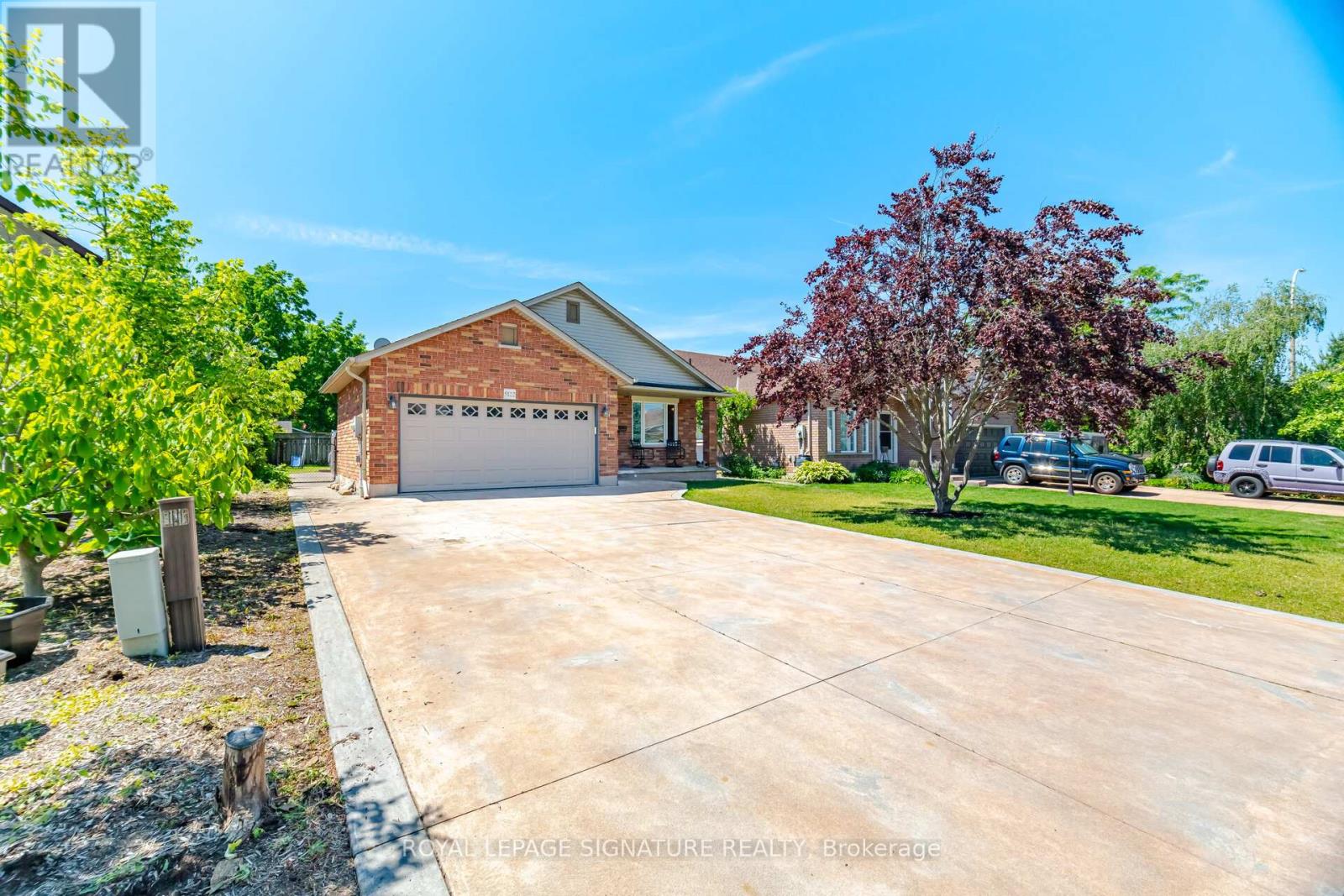 5122 MEADOWOOD LANE