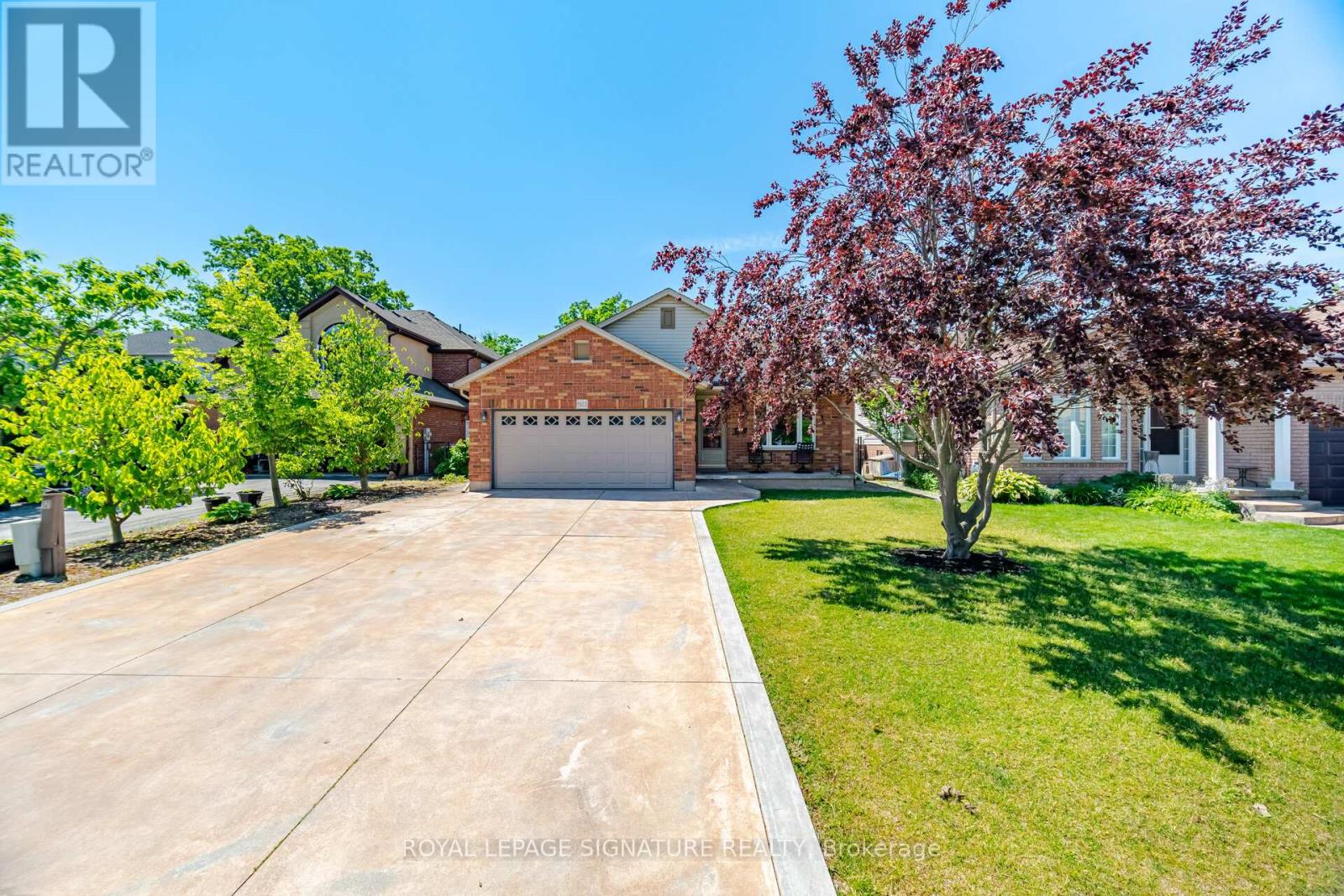 5122 MEADOWOOD LANE