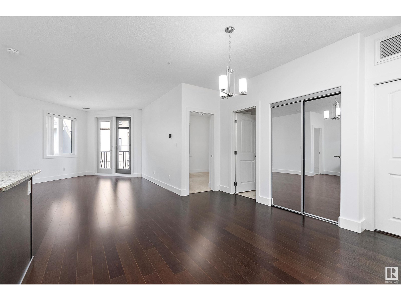 #331 6079 MAYNARD WY NW