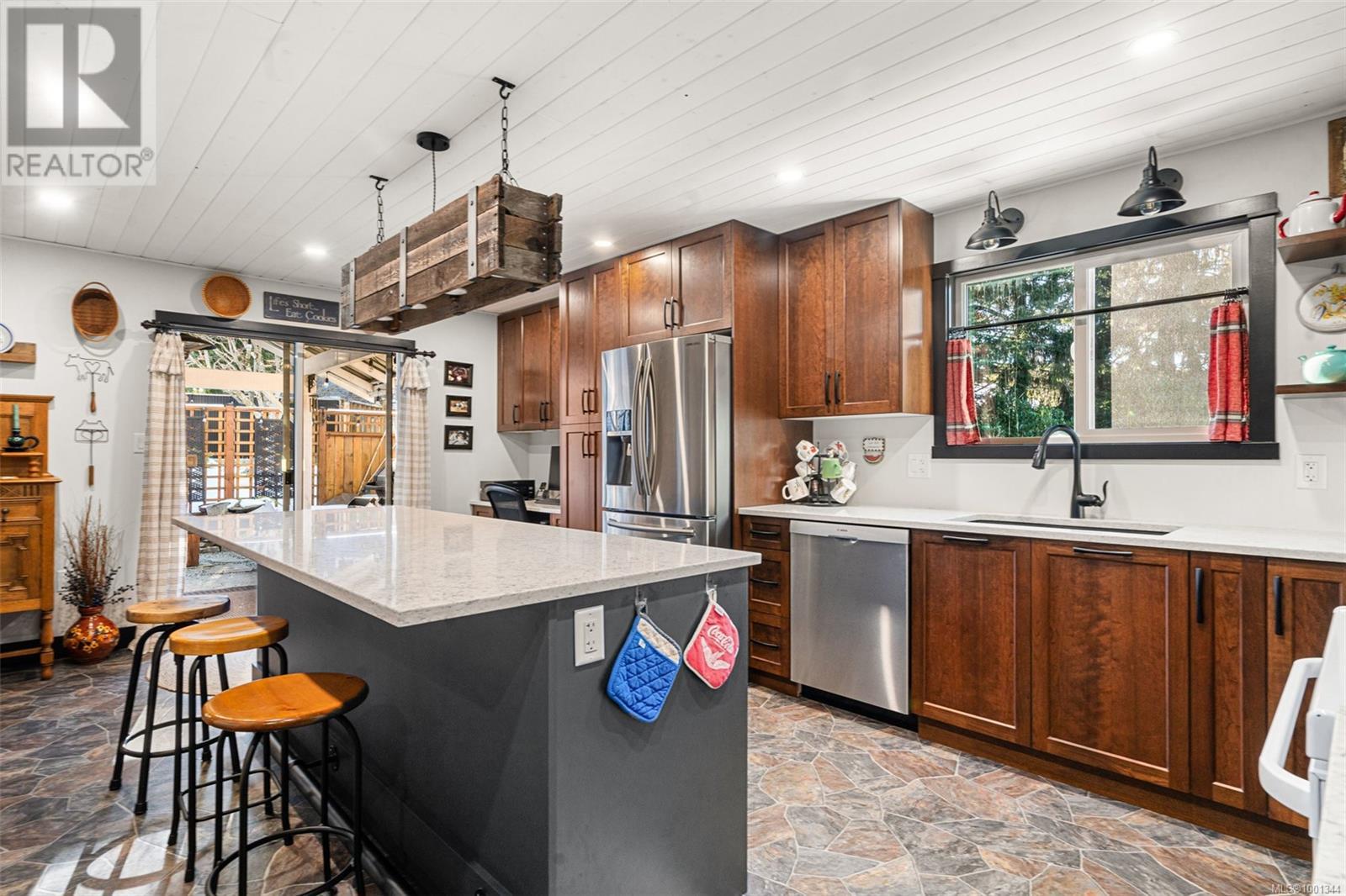 3249 Cecil Pl