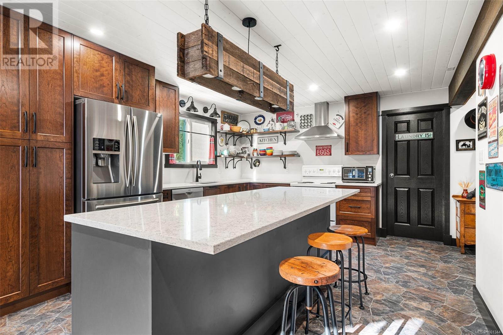 3249 Cecil Pl