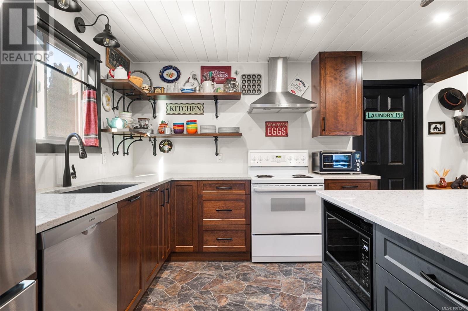 3249 Cecil Pl