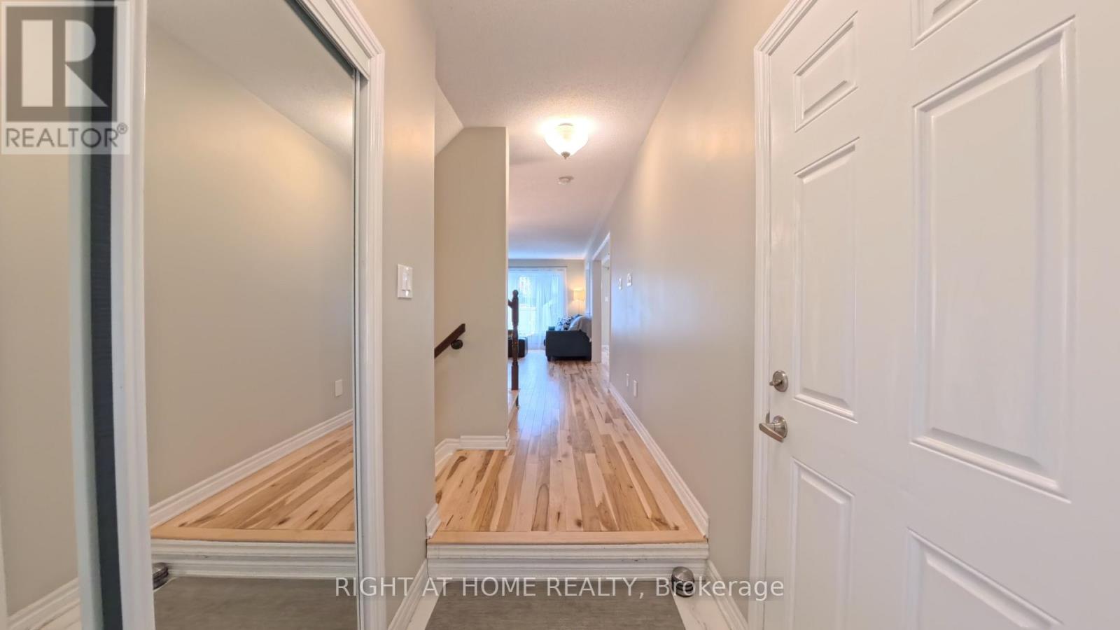 566 DUNDONALD DRIVE