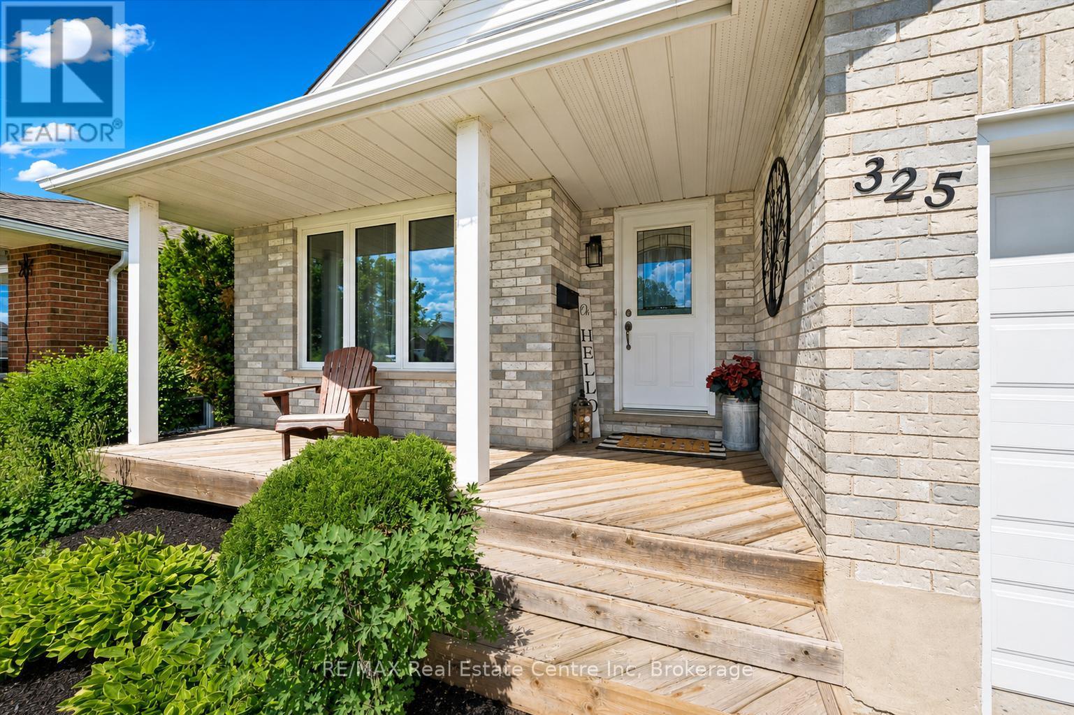 325 TAIT CRESCENT