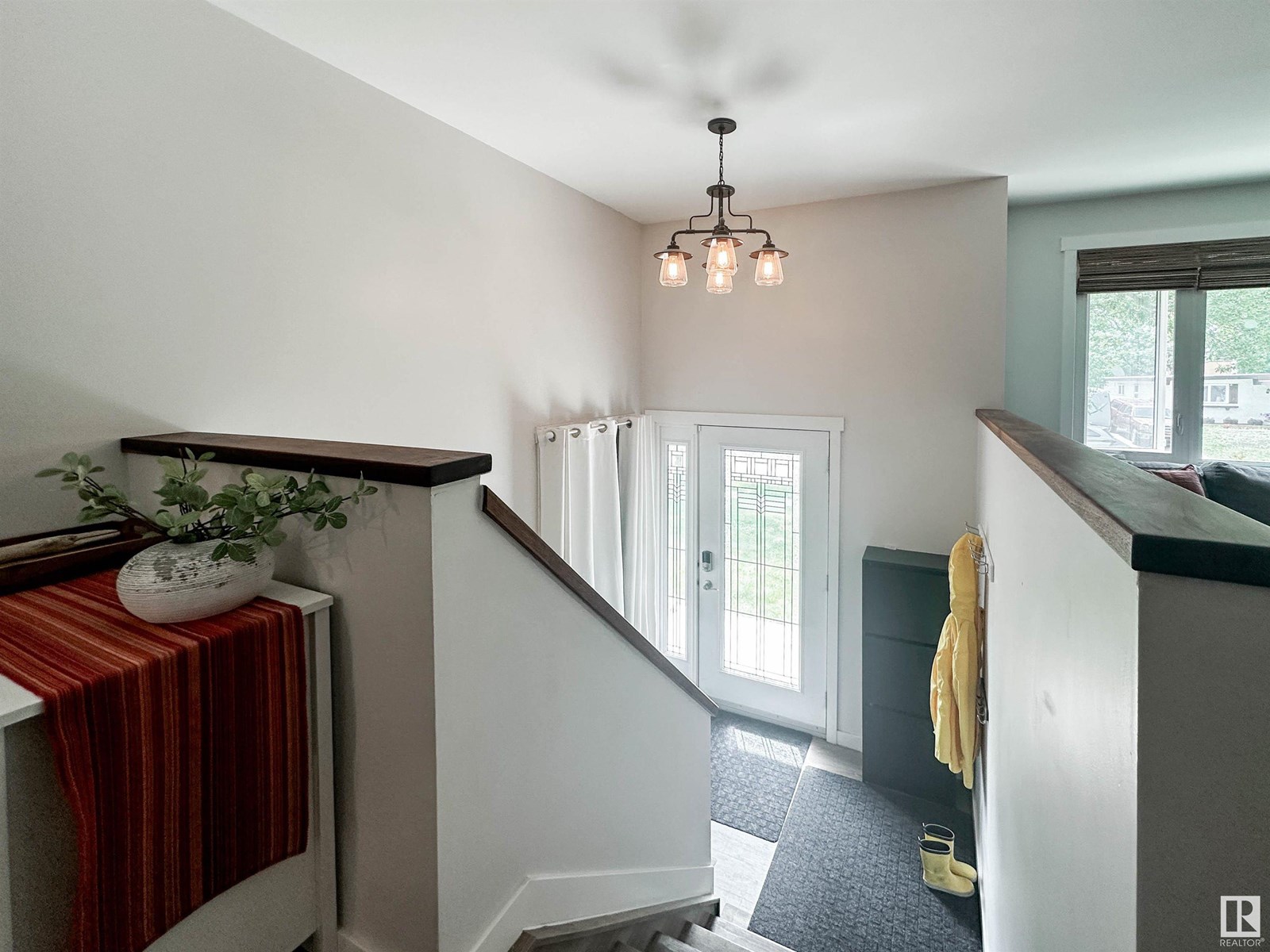 22 GATEWOOD AV