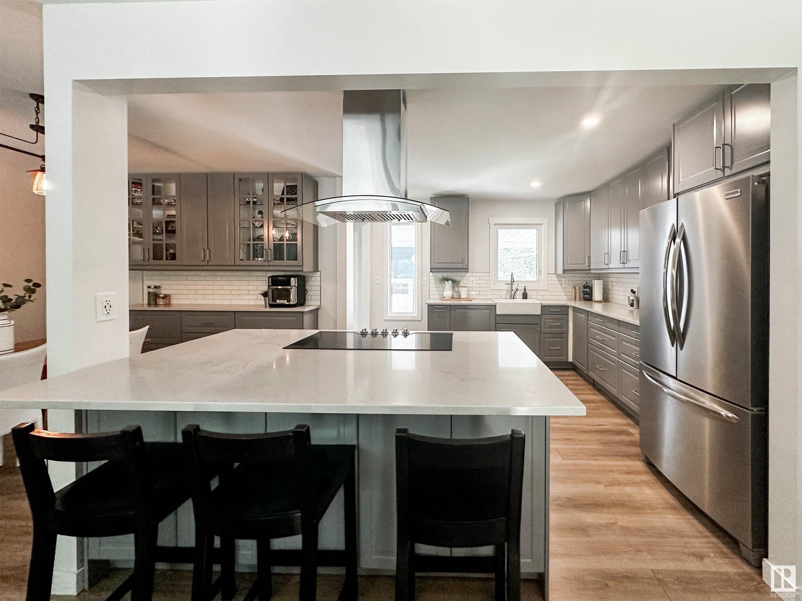 22 GATEWOOD AV