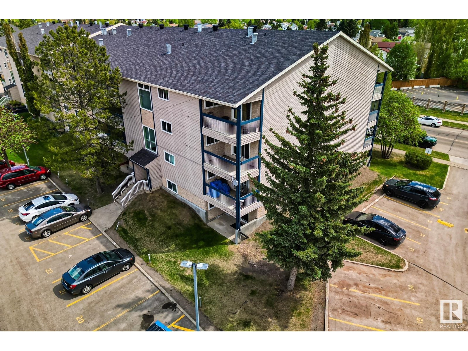 #304 2620 Millwoods Road East NW