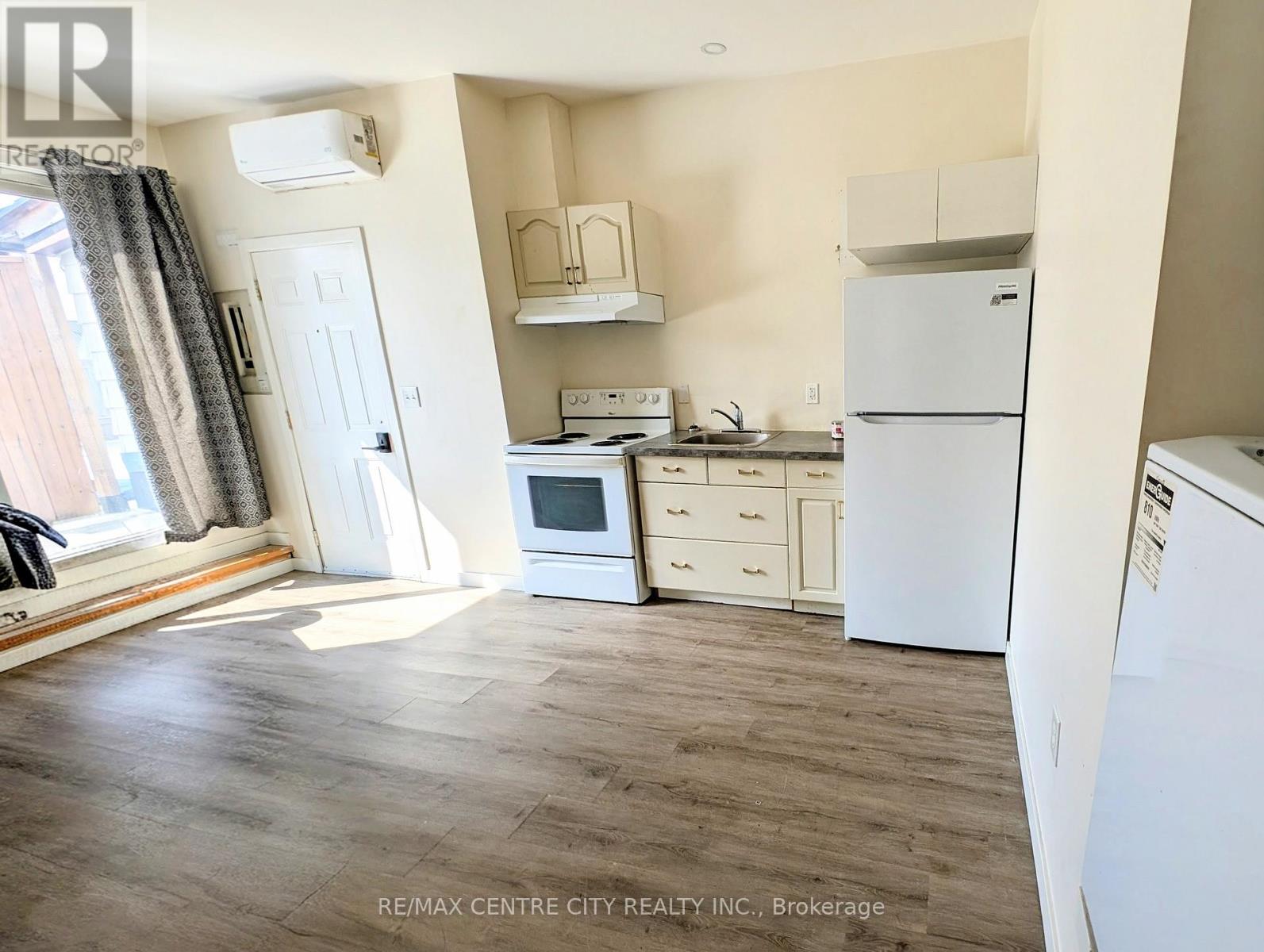 1 - 423 HAMILTON ROAD