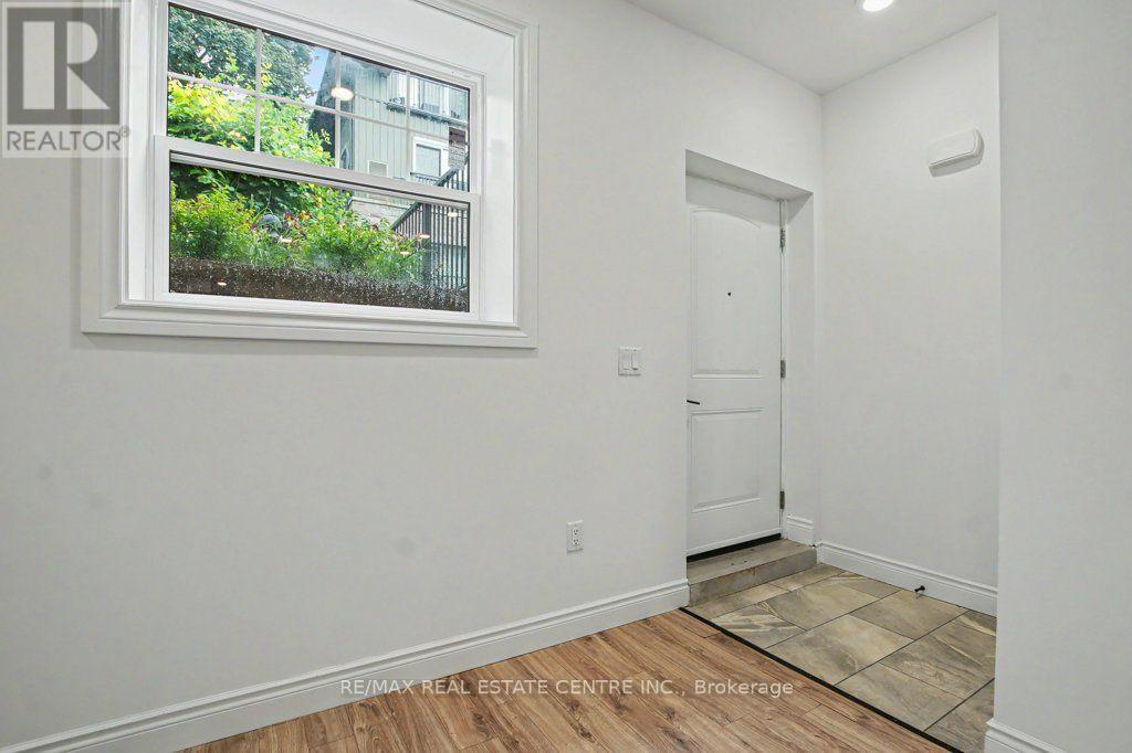 B105 - 112 UNION STREET E