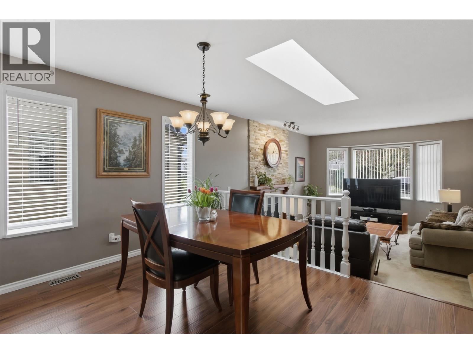 20492 WALNUT CRESCENT