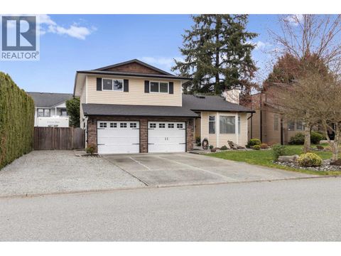 20492 WALNUT CRESCENT Maple Ridge BC V2X0M1