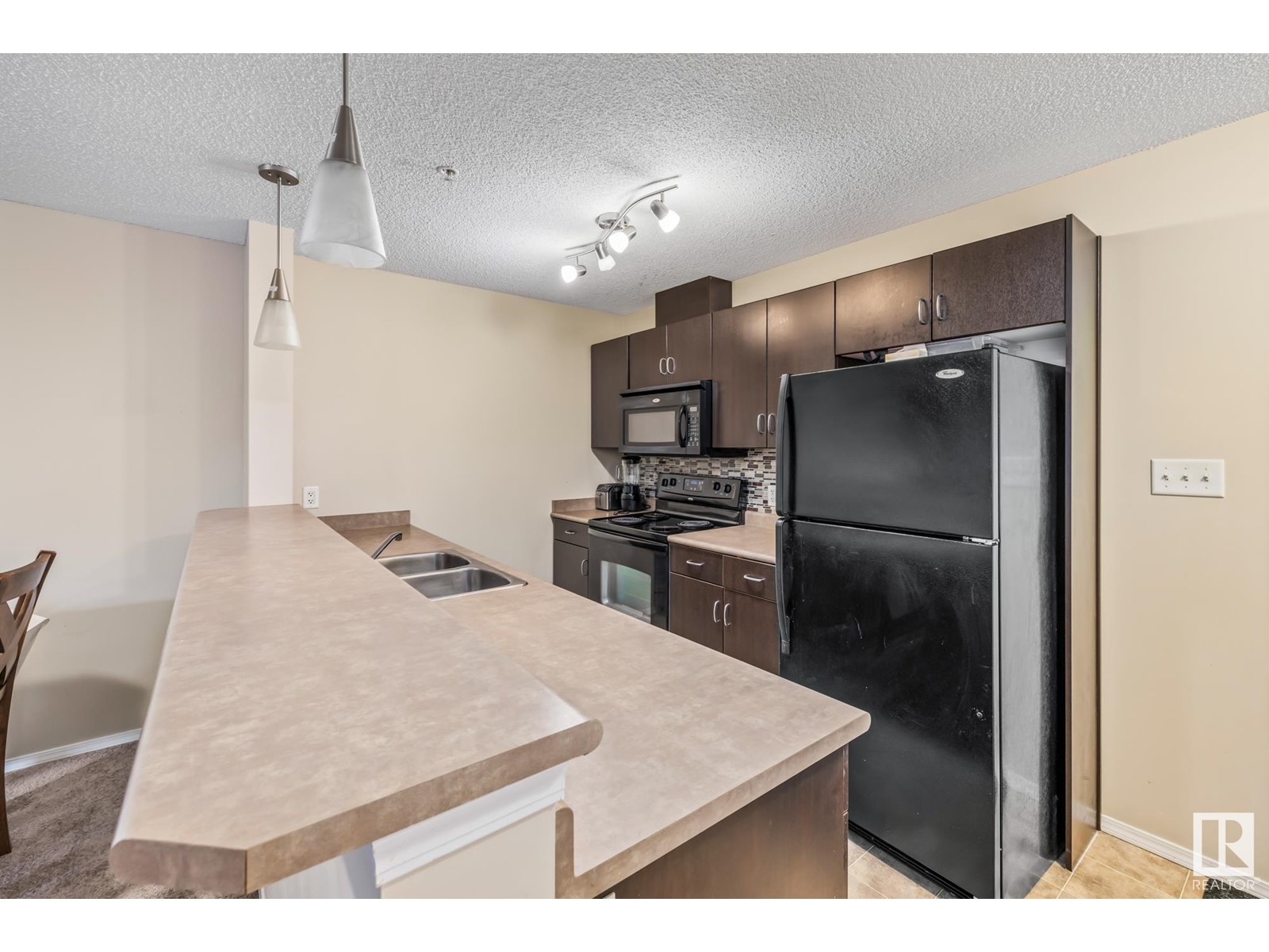 #204 1188 HYNDMAN RD NW