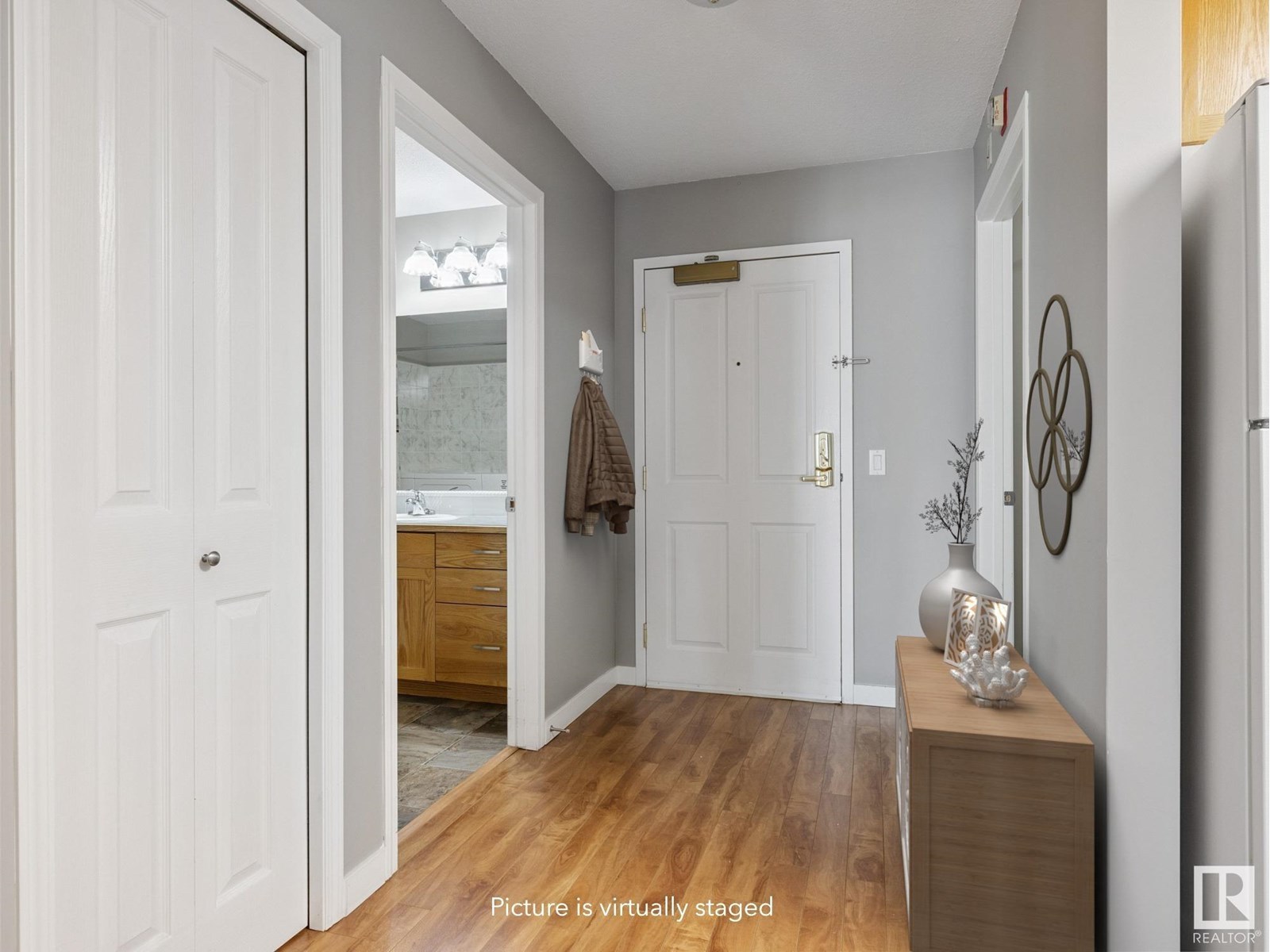 #303 78 MCKENNEY AV