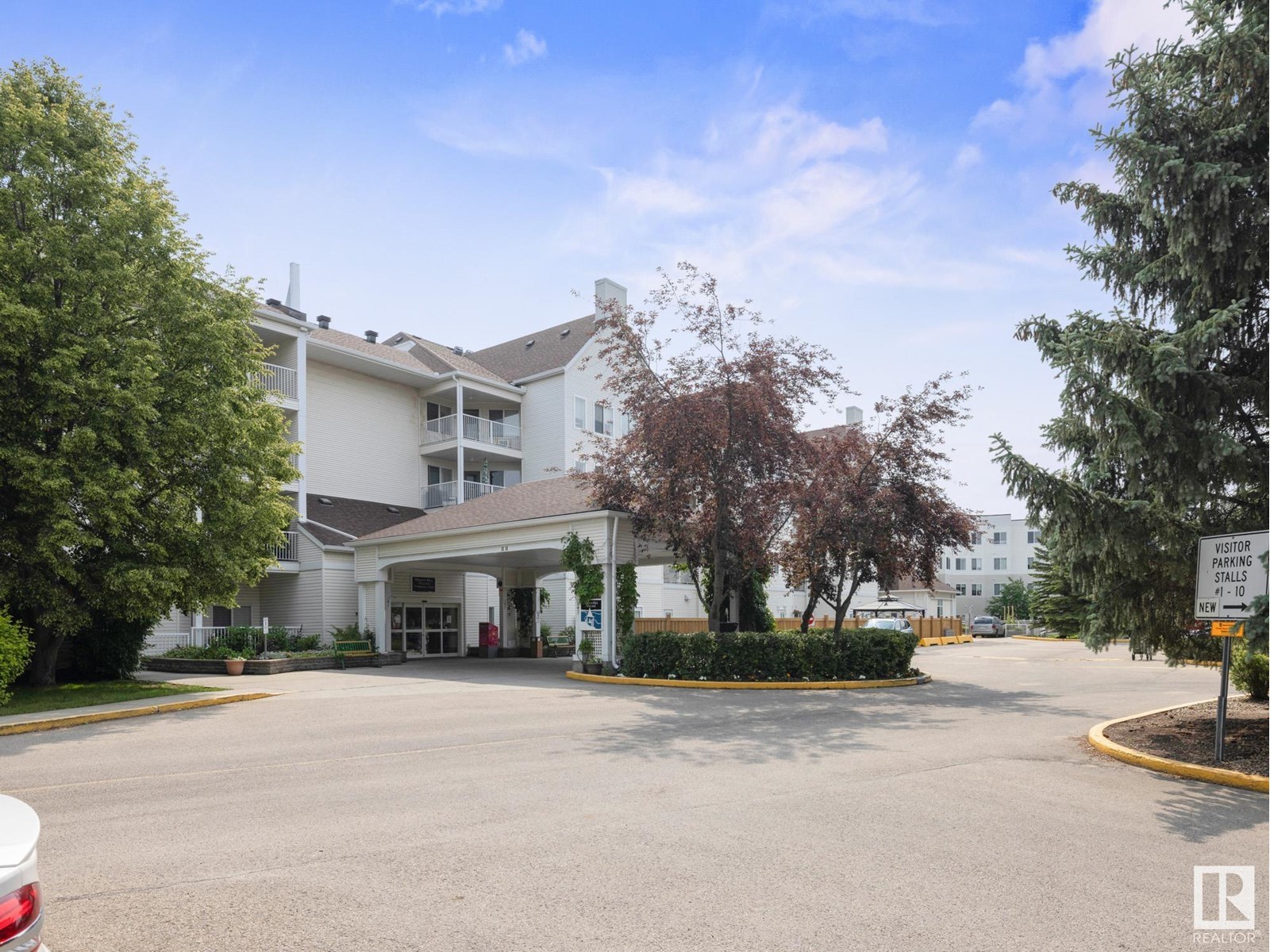 #303 78 MCKENNEY AV