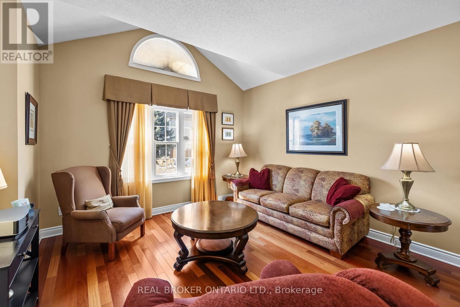 204 HILLPARK HIGH STREET