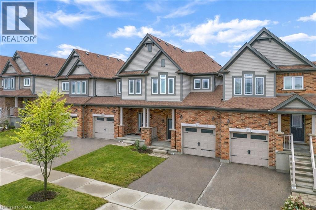 17 VALLEYBROOK Drive