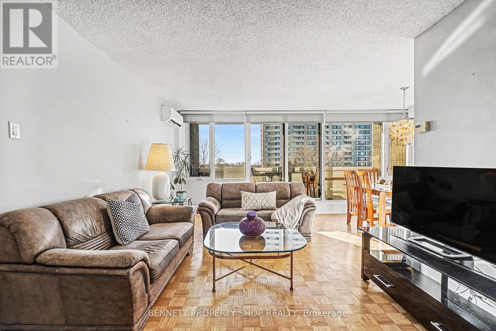 409 - 2625 REGINA STREET